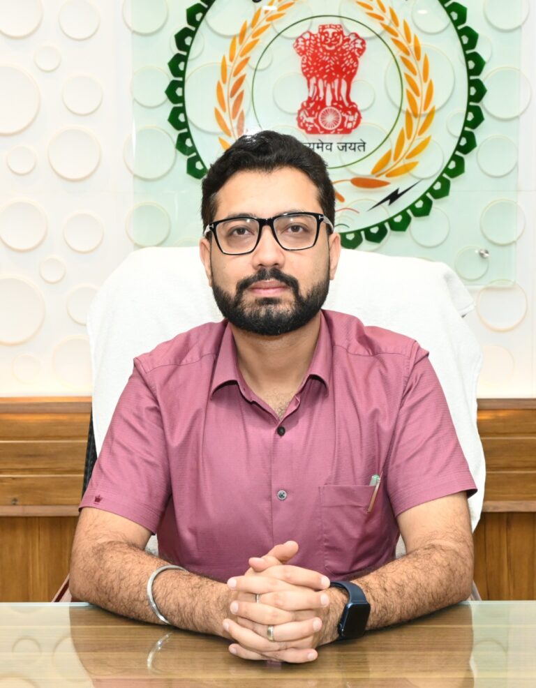 कलेक्टर ने ली स्वास्थ्य विभाग की समीक्षा बैठक