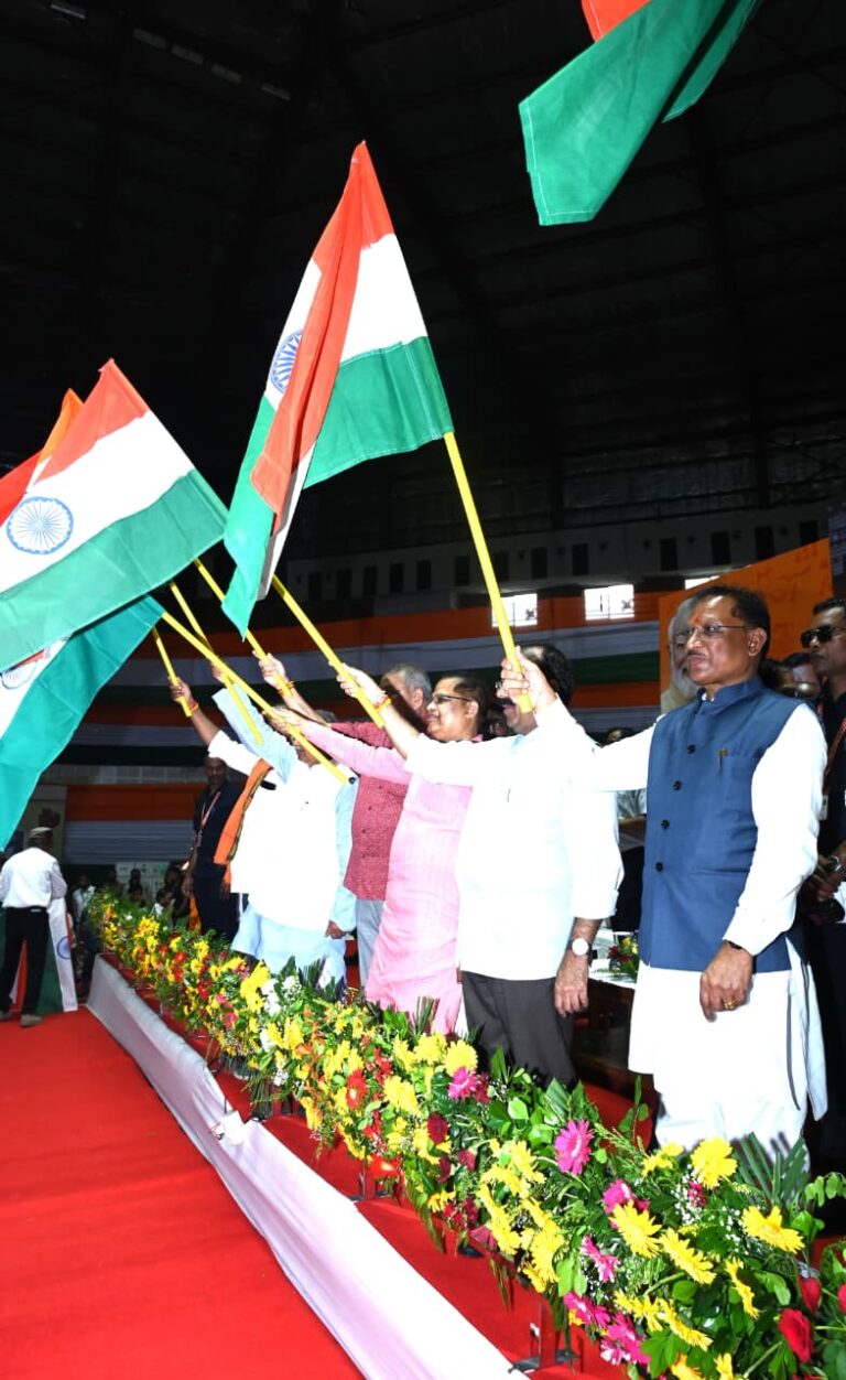 स्वच्छता में छत्तीसगढ़ को राष्ट्रीय स्तर पर प्रतिष्ठित करने में स्वच्छता दीदियों का अमूल्य योगदान : मुख्यमंत्री  विष्णुदेव साय