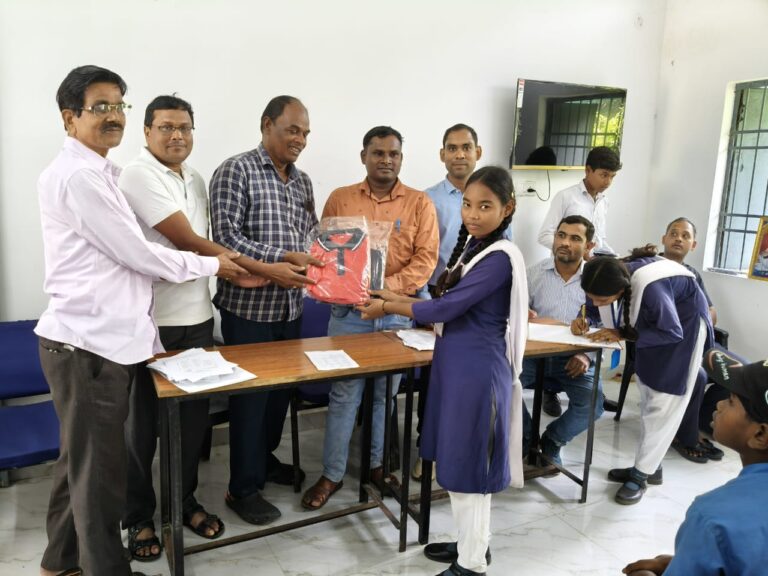 जनसमुदाय के सहयोग से सुंदर शैक्षिक वातावरण का हो रहा निर्माण