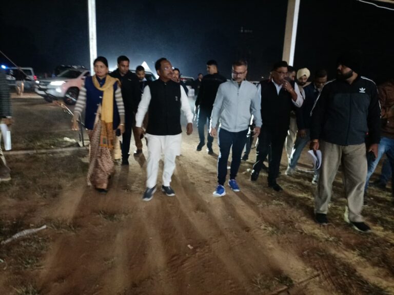 राष्ट्रपति  द्रौपदी मुर्मु के 20 नवंबर को प्रस्तावित अम्बिकापुर दौरे को लेकर कृषि विकास मंत्री रामविचार नेताम ने कार्यक्रम स्थल का किया निरीक्षण