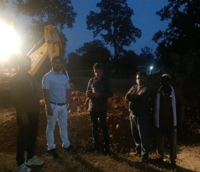 दूसरे दिन भी हुई ओडिशा सीमा से धान के अवैध परिवहन की रोकथाम के लिए जिला प्रशासन की बड़ी कार्रवाई