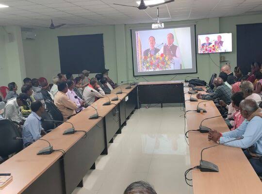 निर्वाचन कार्य में लापरवाही एवं अनुशासनहीनता पऱ बड़ी कार्रवाई,प्रधानपाठक एवं दो सहायक शिक्षक निलंबित