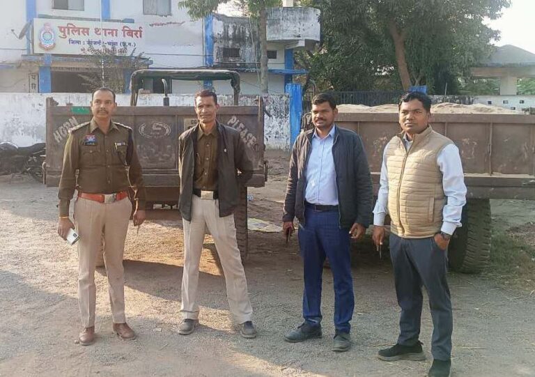 एक चैन माउंटेन व दो ट्रैक्टर जब्त : रेत के अवैध उत्खनन एवं परिवहन के मामले में कार्रवाई