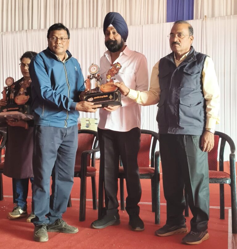 जंबूरी में मीडिया प्रभारी का दायित्व निभाने वाले कमलेश साहू का किया गया सम्मान