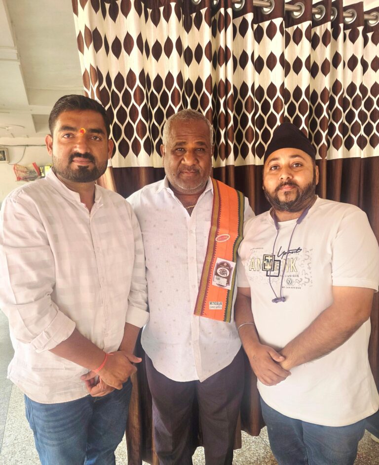 वरिष्ट भाजपा नेता प्रेमशंकर पटेल से किसान मोर्चा और अल्पसंख्यक मोर्चा के पदाधिकारियों ने की मुलाकात