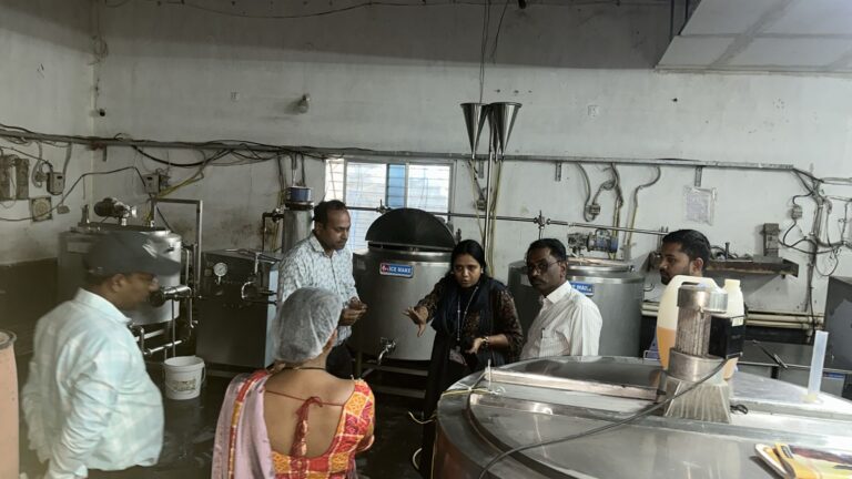 ग्राम बेलसोंडा में आईसस्क्रीम फैक्ट्री की जांच