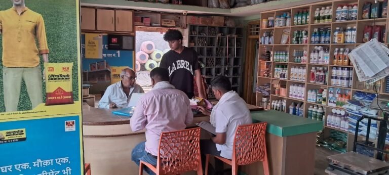 खाद की कालाबाजारी के मामले में 5 दुकानदारों को नोटिस