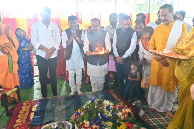 उप मुख्यमंत्री अरुण साव महारुद्राभिषेक में शामिल हुए