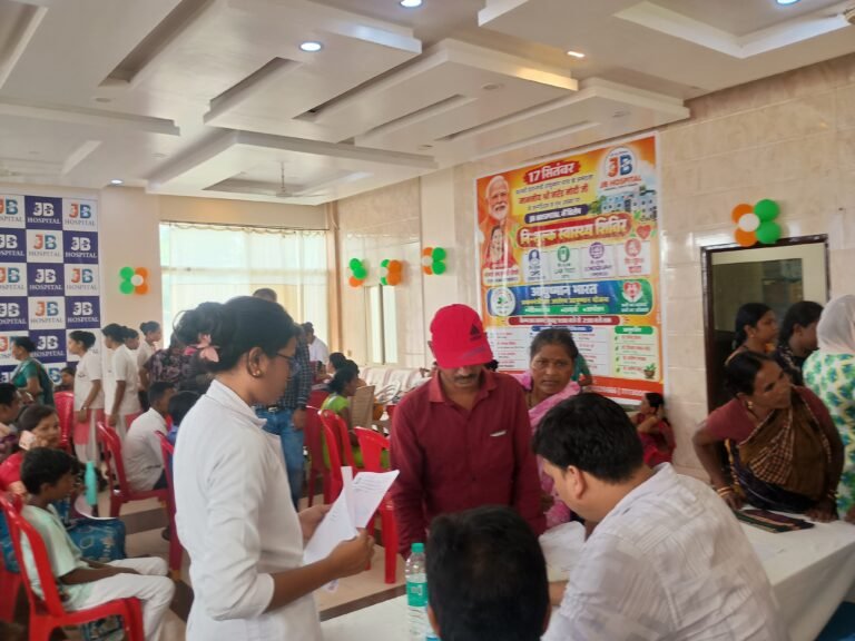 आयुष्मान भारत योजना के तहत JB हॉस्पिटल सरायपाली में स्वास्थ्य शिविर, 429 लोगों ने लिया नि:शुल्क सेवाओं का लाभ