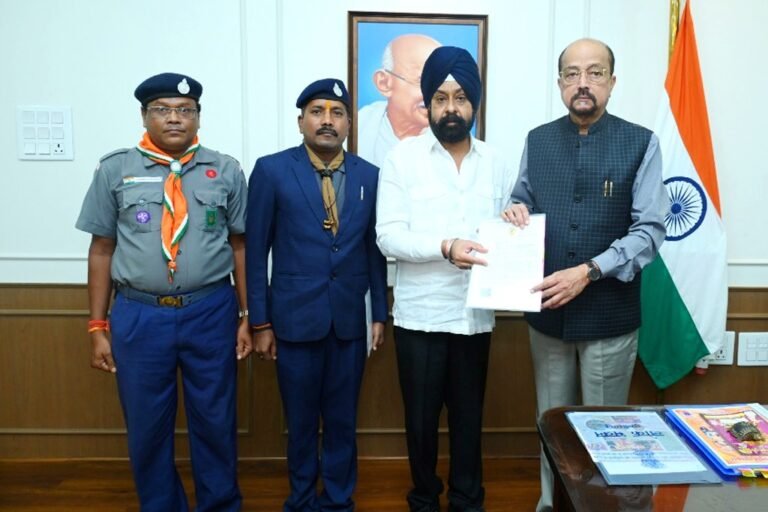राज्य मुख्य आयुक्त खालसा ने की राज्यपाल रमेन डेका जी से सौजन्य मुलाकात